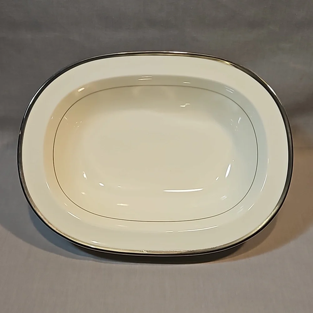 Noritake Paris 9727 10 3/8" Oval Vegetable Bowl, Bone China new - Picture 1 of 7